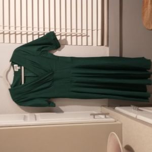 Worn once unique vintage dress size L in green
